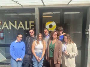 Gruppo fuori gli studi canale 8