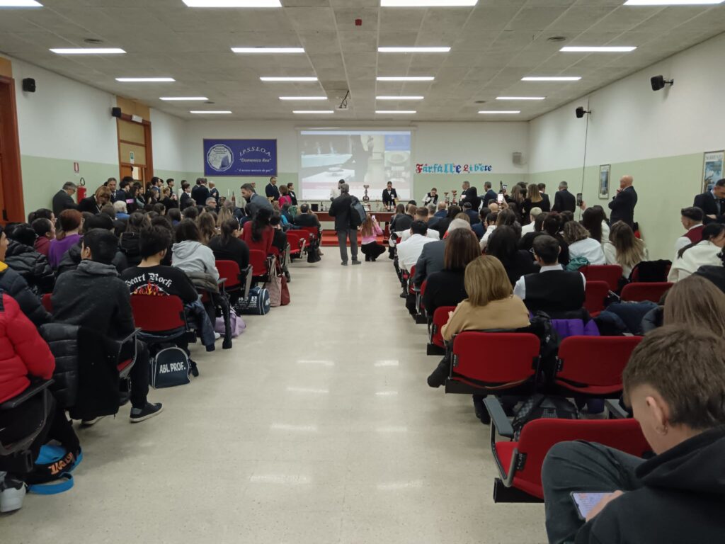 Sala convegni del Rea con i partecipanti al concorso