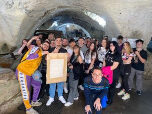 foto degli alunni del Rea ad Amalfi per Paperweek