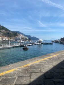 foto degli alunni del Rea ad Amalfi per Paperweek